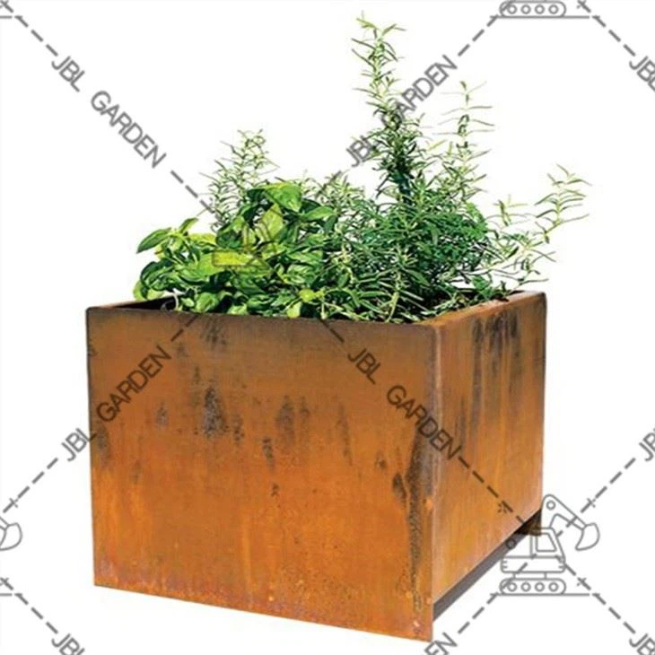 Rust Plant Pot