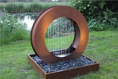 FUENTE DE ACERO CORTEN ESCULTURA DE CARACTERÍSTICA DE AGUA