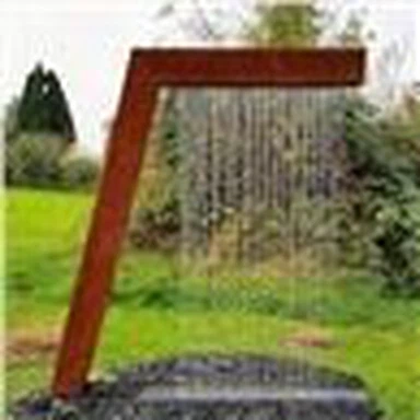 Fuente de agua rectangular de acero corten