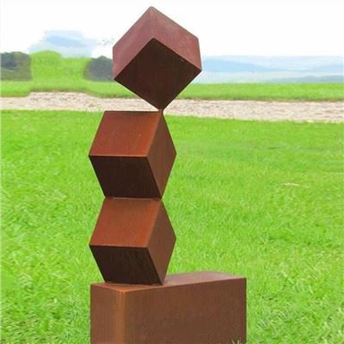 Escultura al aire libre de acero Trinity Corten
