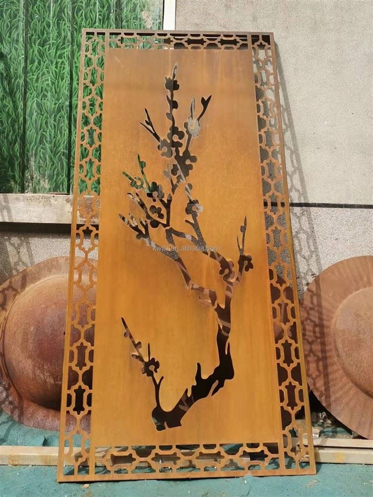 Metal Partition For Courtyard
