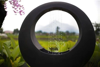 Fuente de agua de acero para jardín
