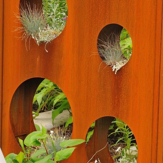 The Design Of Courtyard Screens